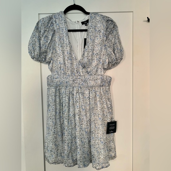 Lulu’s budding love white floral print puff sleeve cutout mini dress NWT - Picture 3 of 7